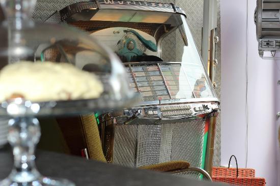 Purple Rain Retro Cafe